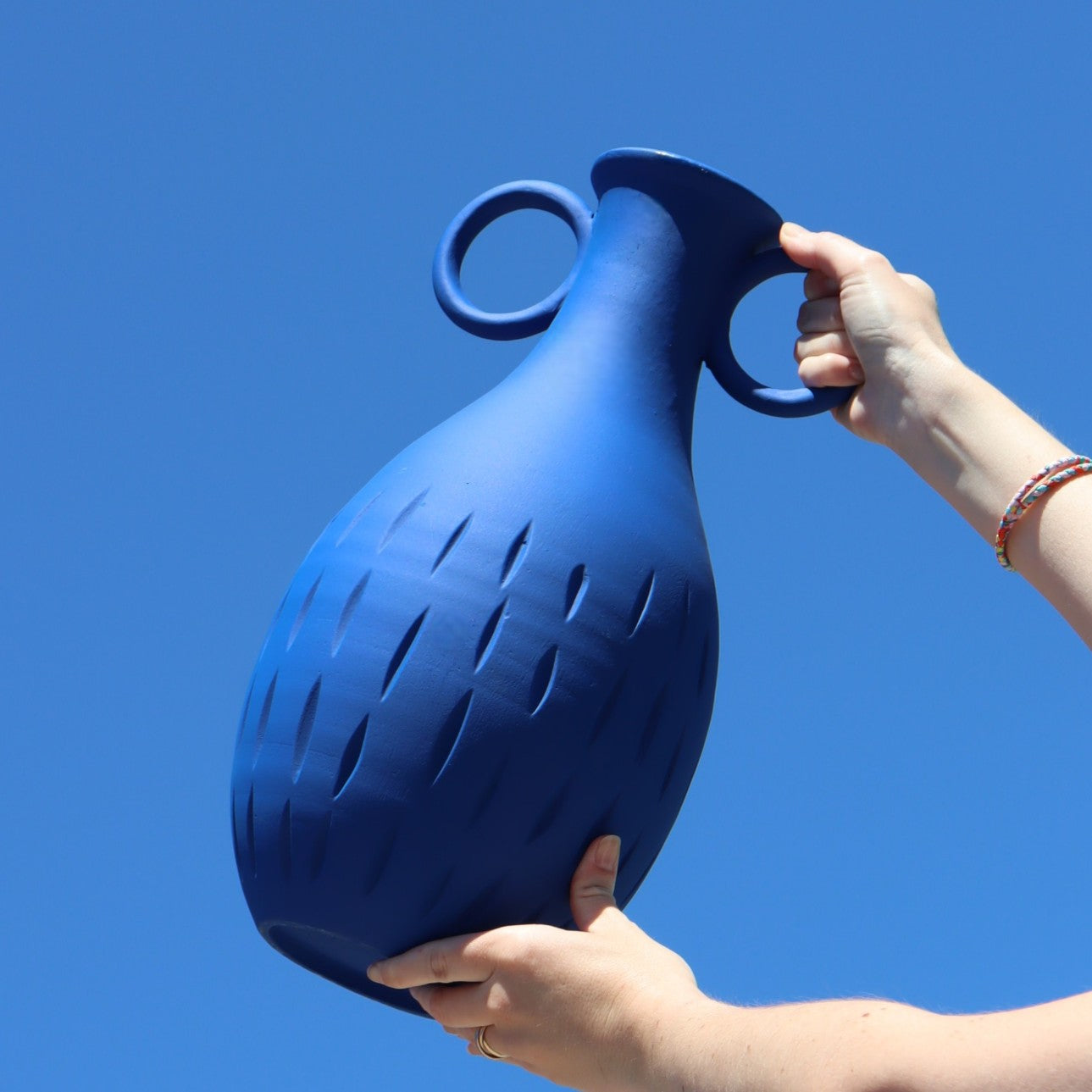 The Arcila vase - matt blue