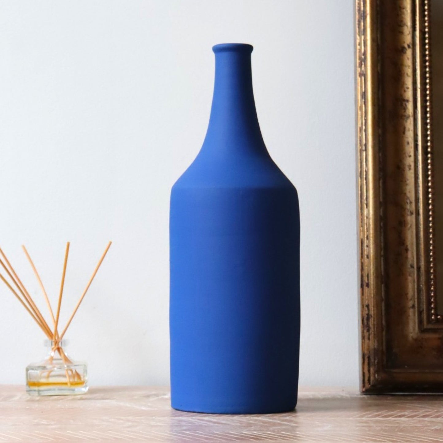 The baelo vase - matt blue