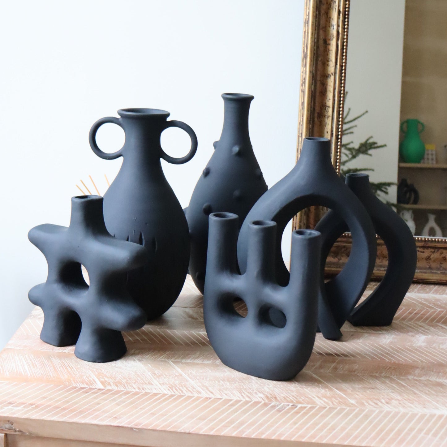 The nova vase - matt black