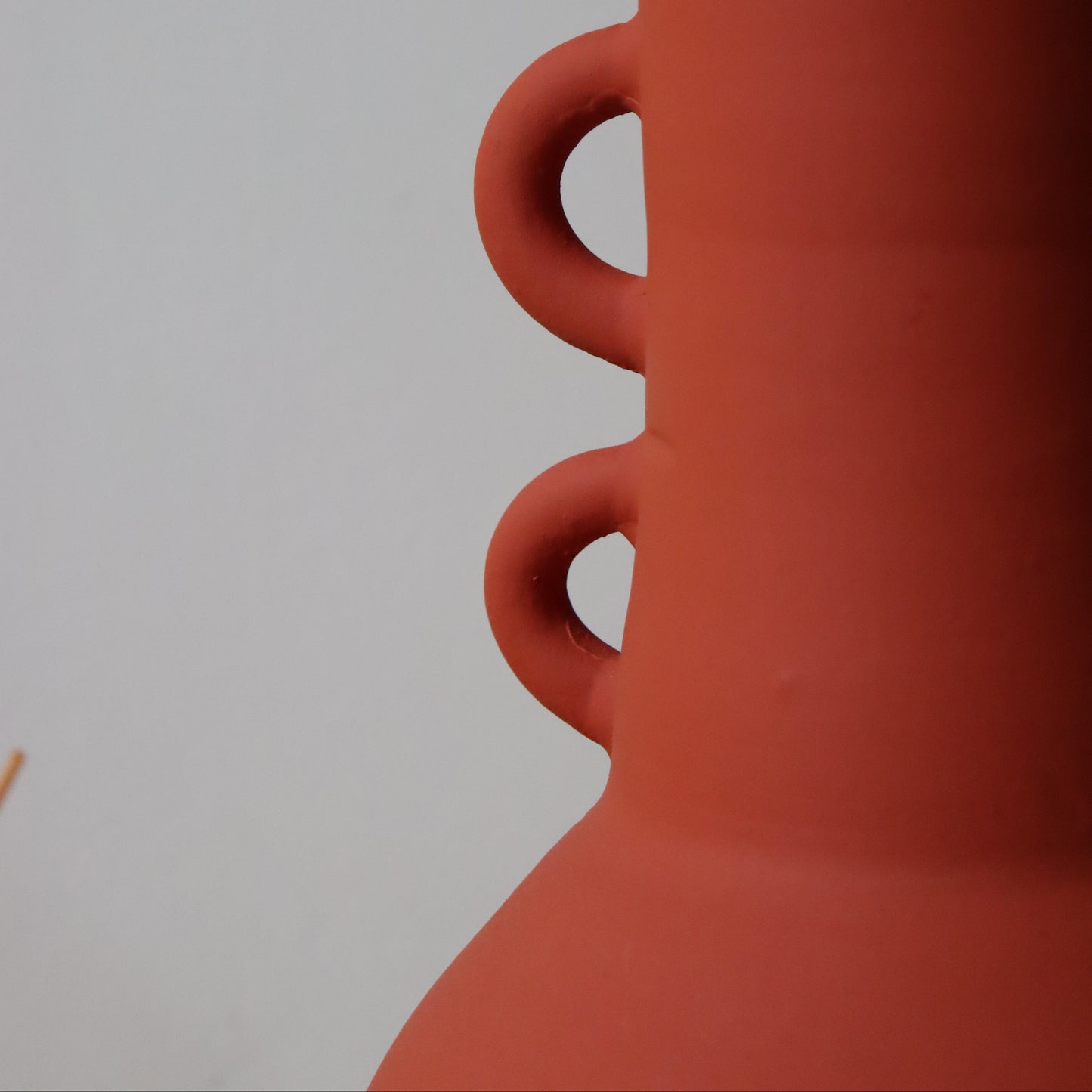 The Triana vase - Mat Terracotta