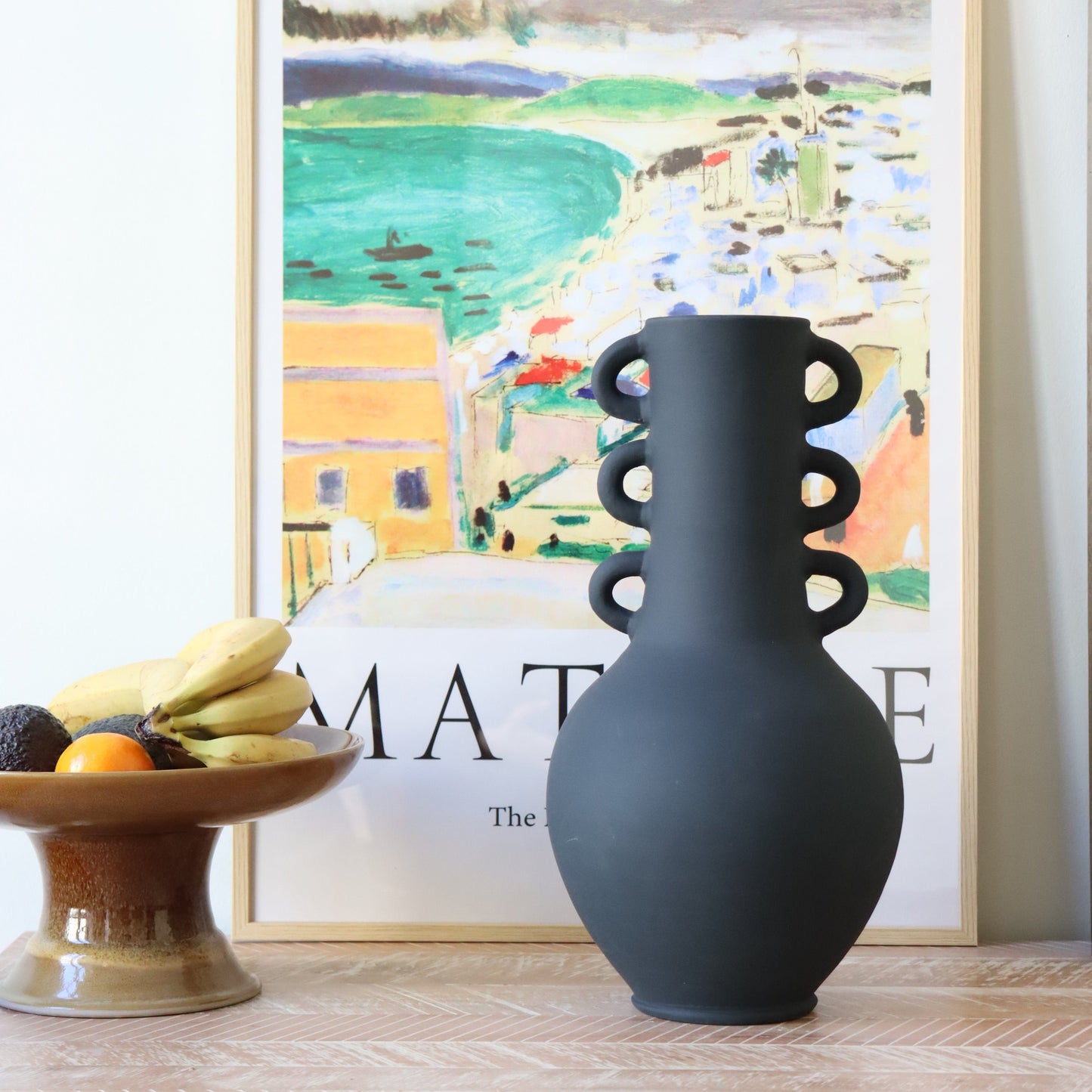 The Triana vase - matt black