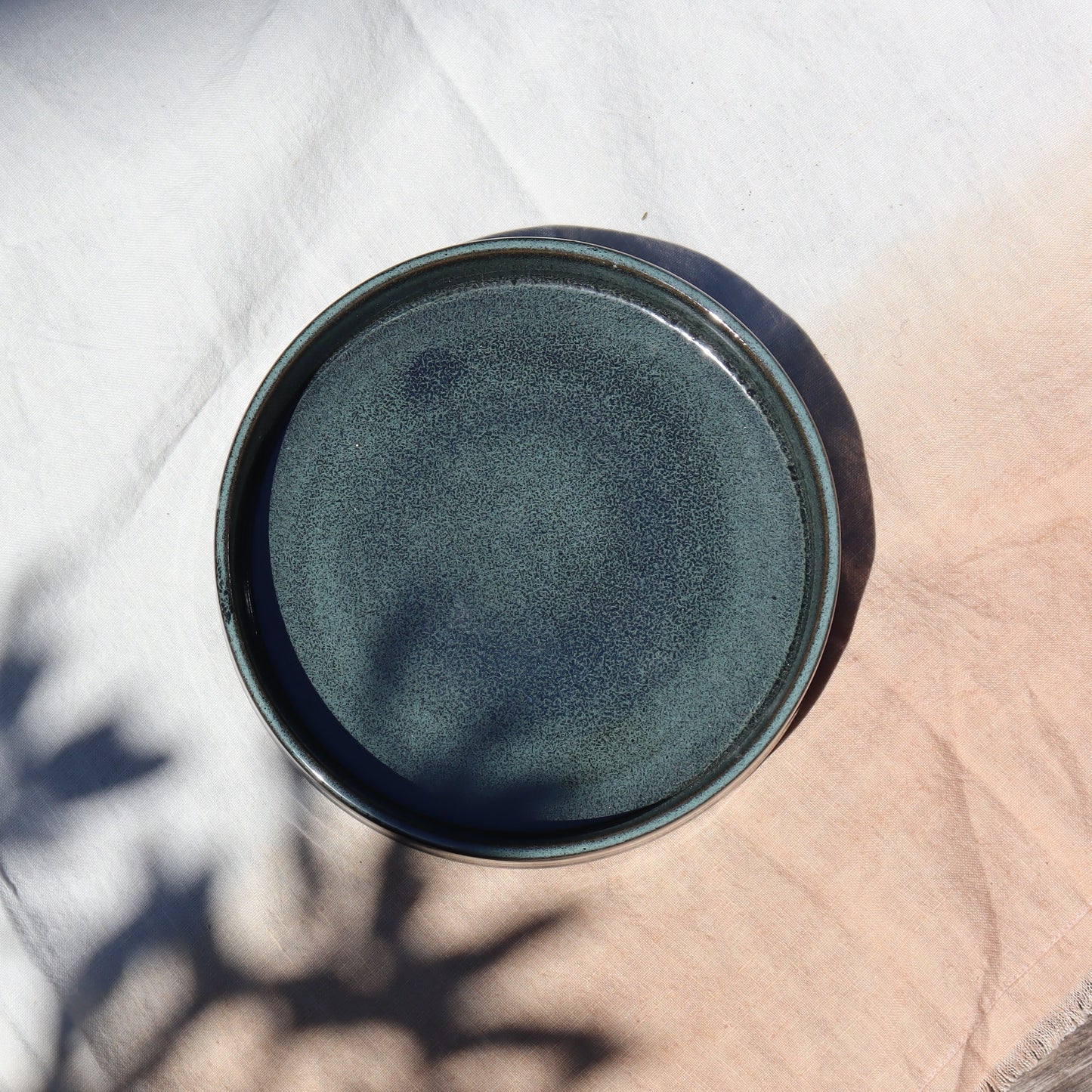 Set of 6 plates in rim porcelain sandstone - reactive green - Ø20cm