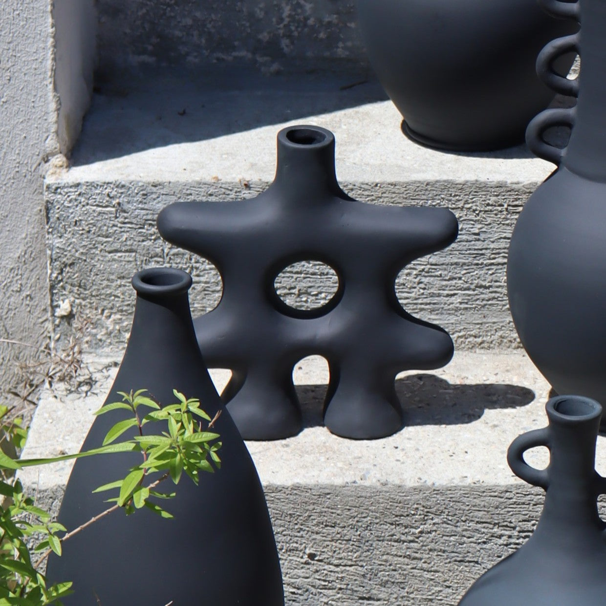 The nova vase - matt black