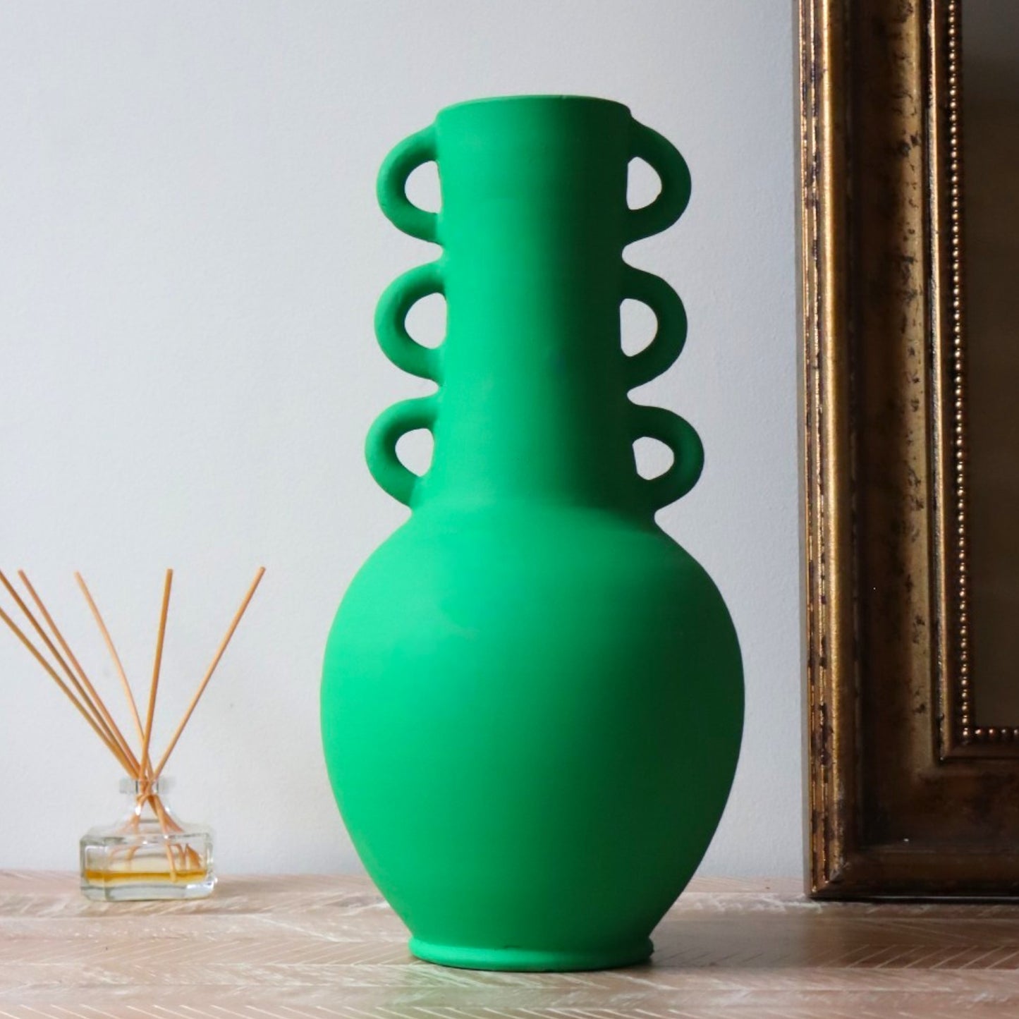 The Triana vase - matt green