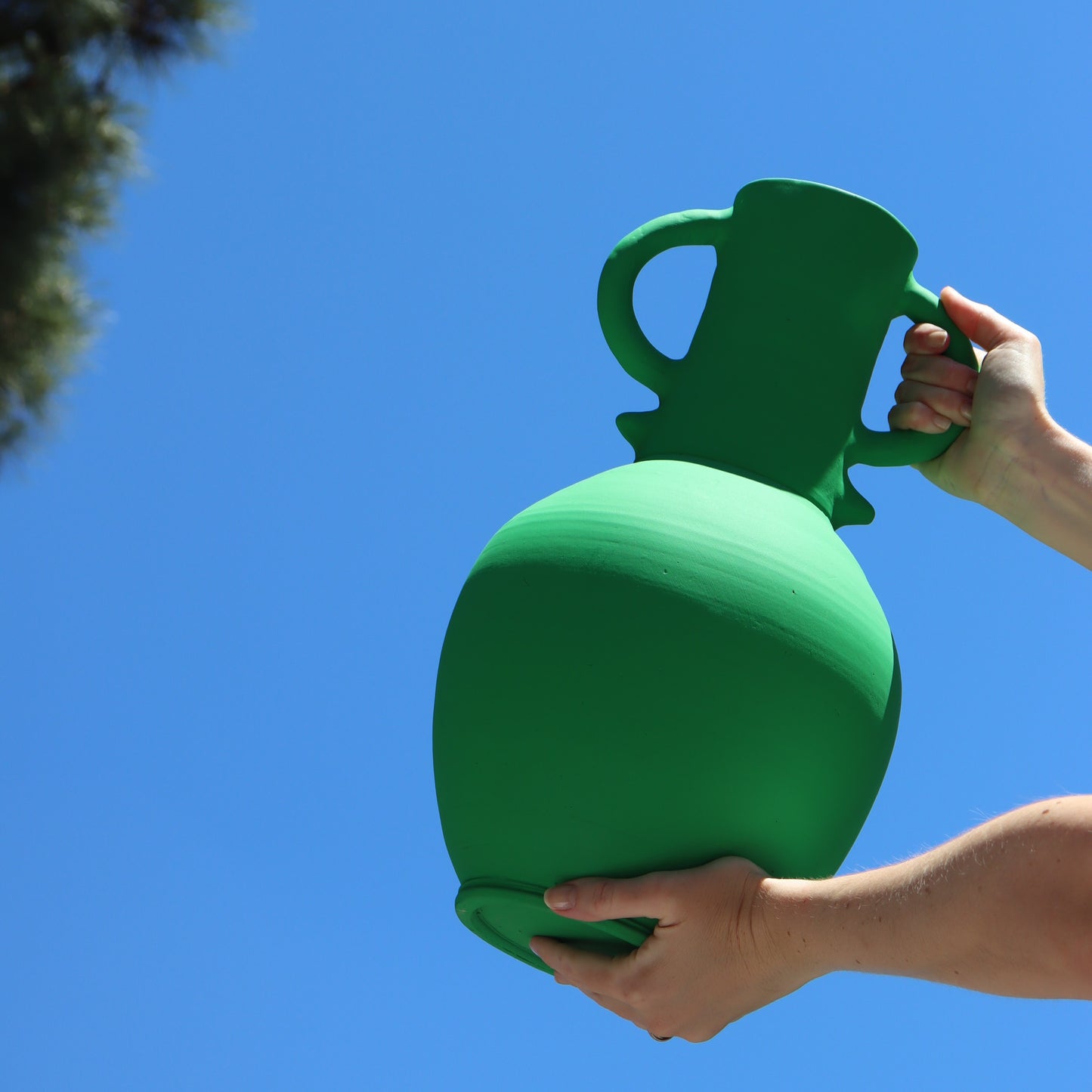 The zilil vase - matt green