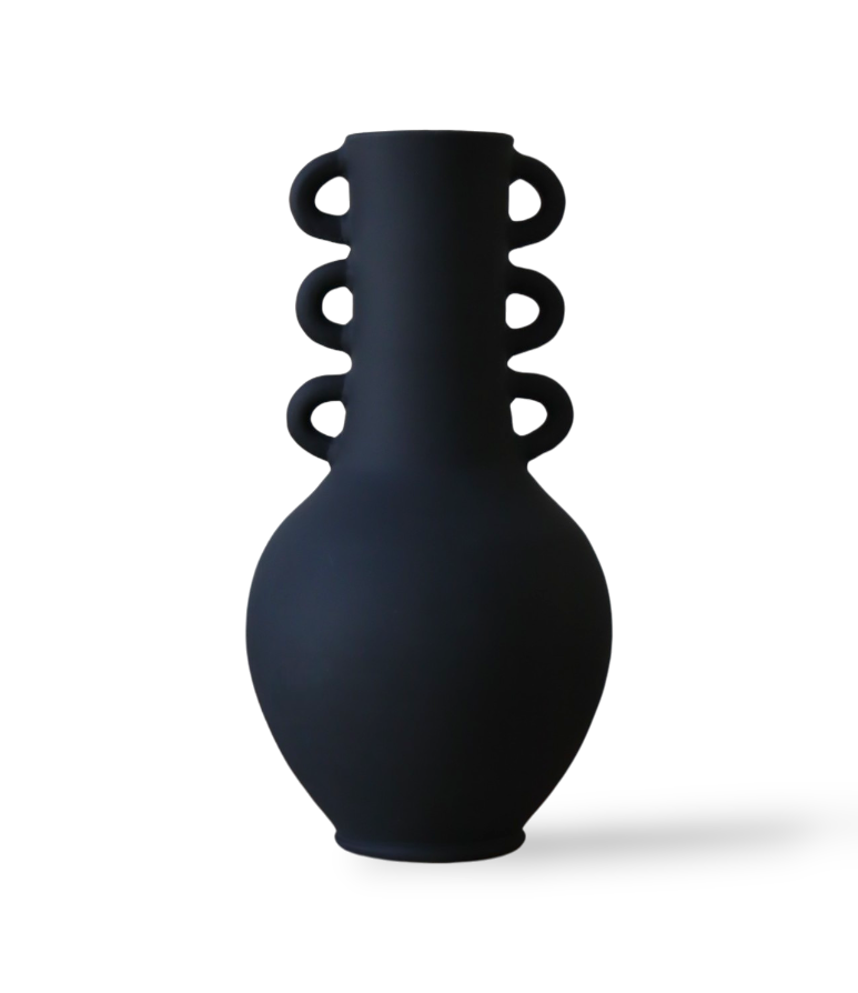 The Triana vase - matt black