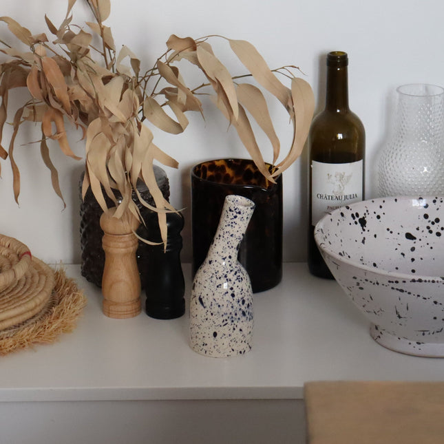 Vase Oblique Moucheté - Céramique Fait main - Blanc et bleu