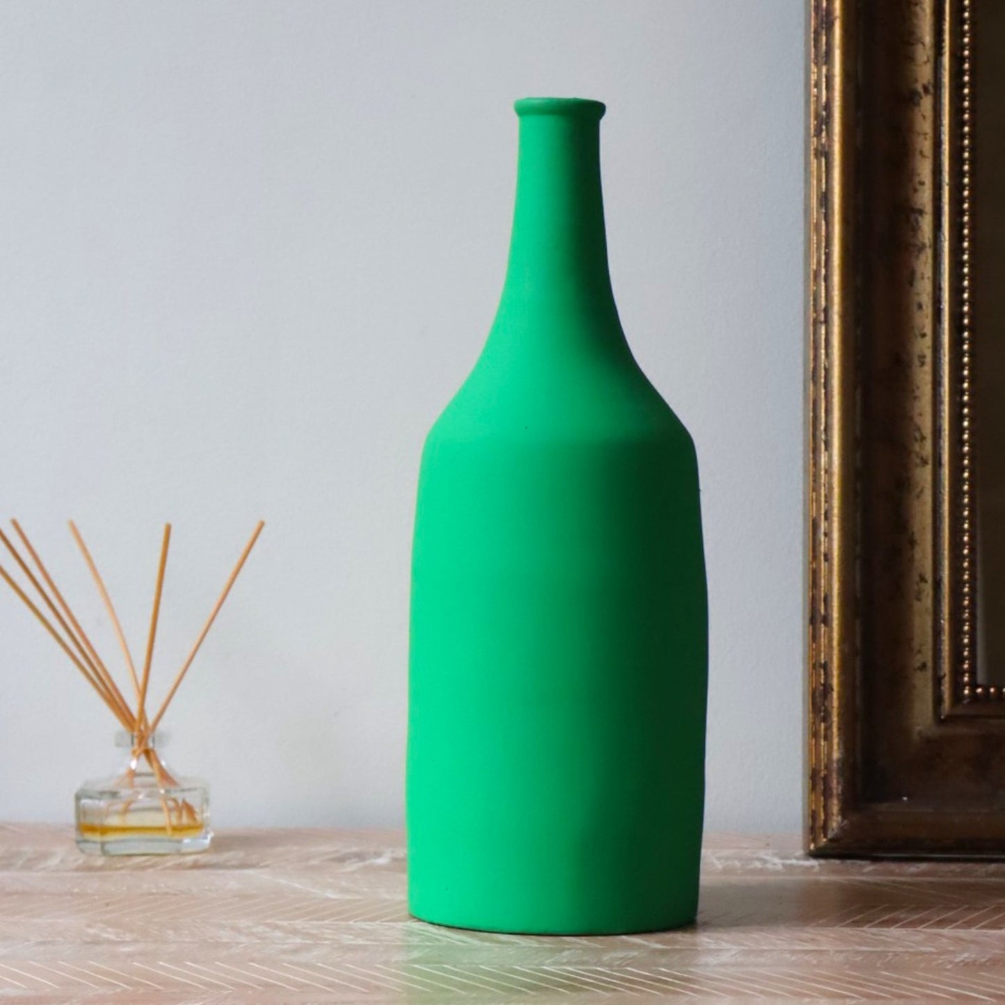 The baelo vase - matt green