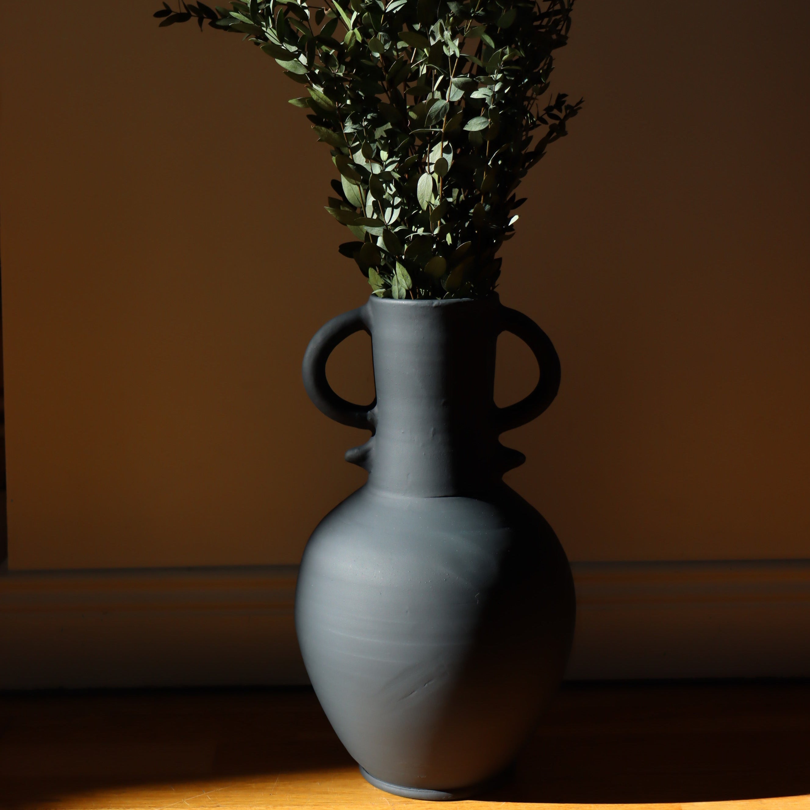 Le Vase Zilil- Noir mat