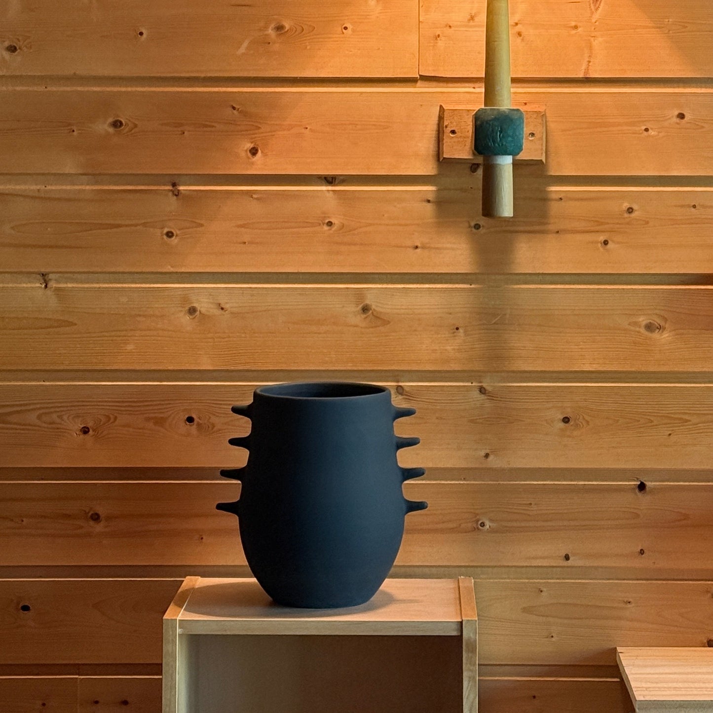 Banasa vase - matt black