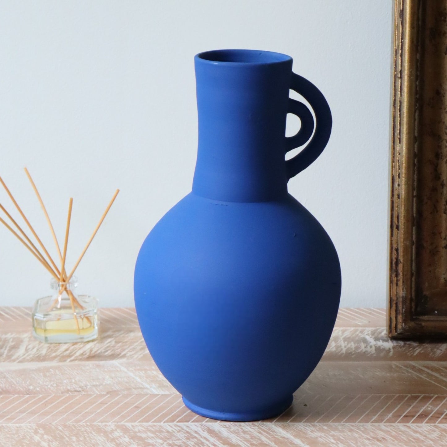 The mezzo vase - matt blue