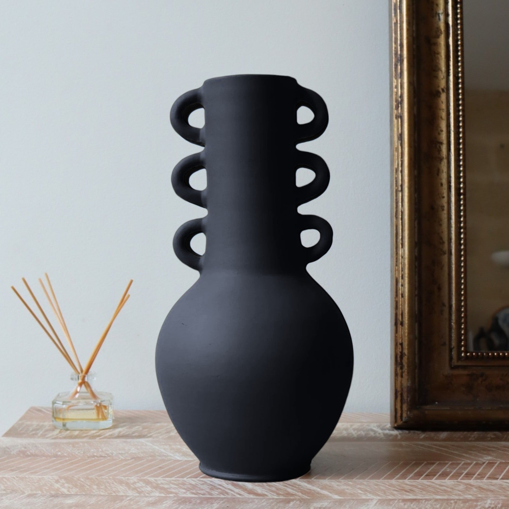 Le Vase Triana -  Noir mat