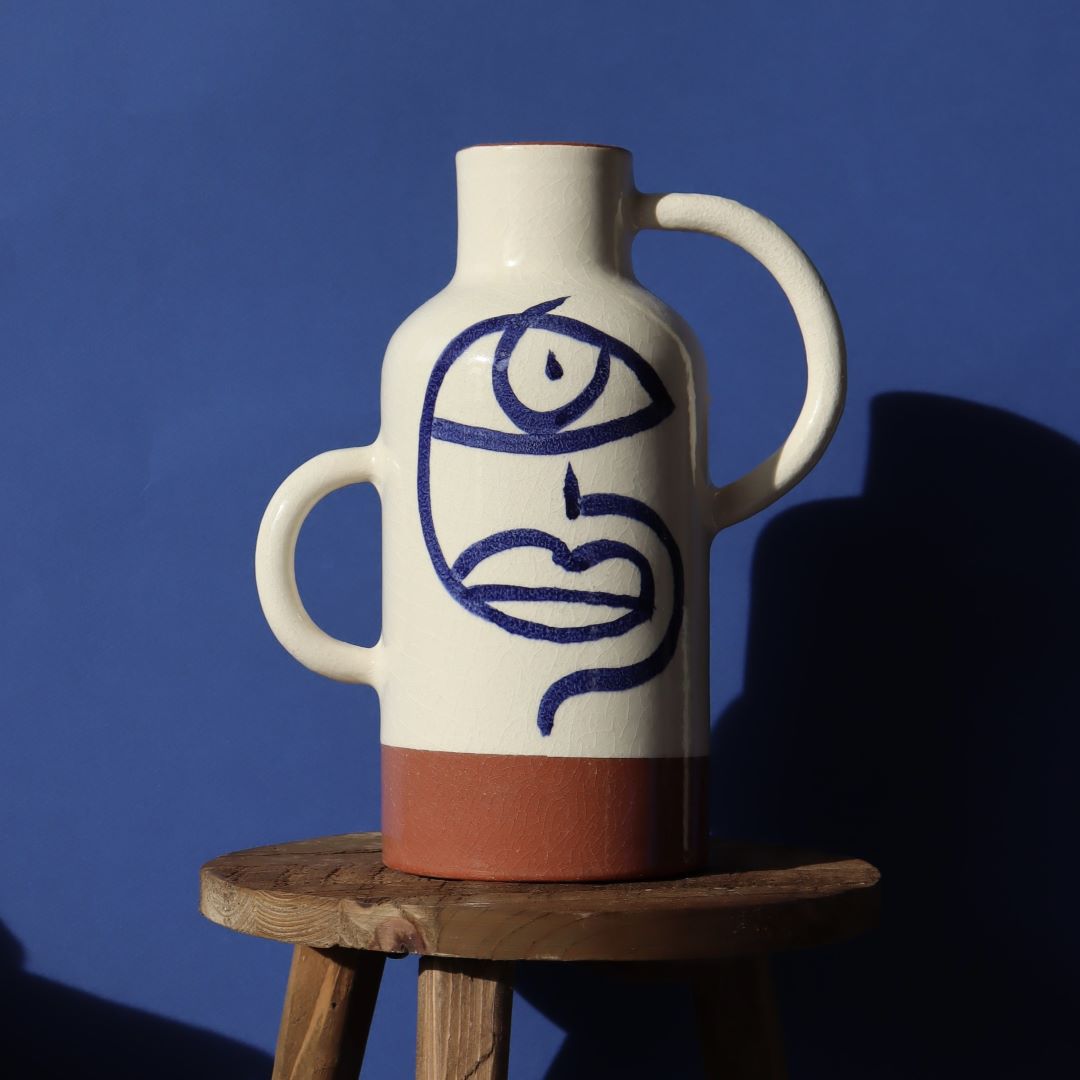 Le Vase Visage Anses Asymétriques