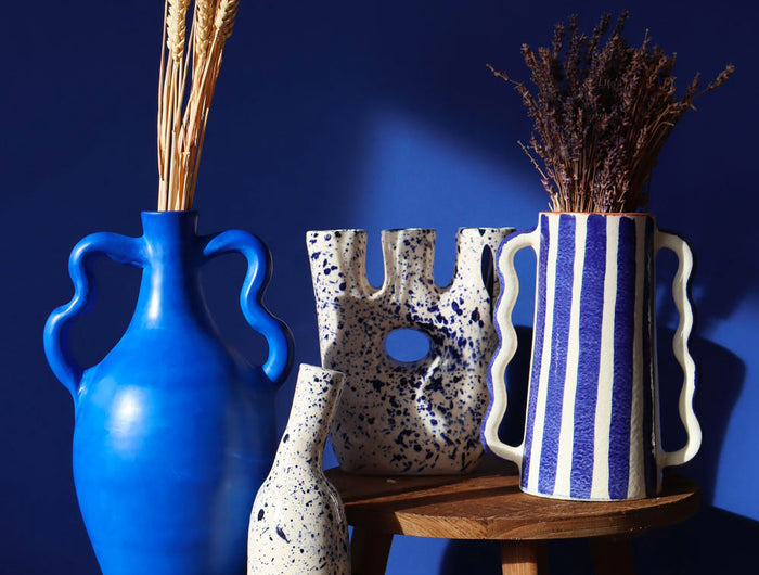 vases ceramiques rayures bleu maison marmol